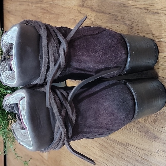 Freebird By Steven Cage in Burgundy 6 - Picture 8 of 14